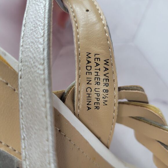 Tahari Waver white and gray metallic wedge sandals size 8.5 - Picture 7 of 9